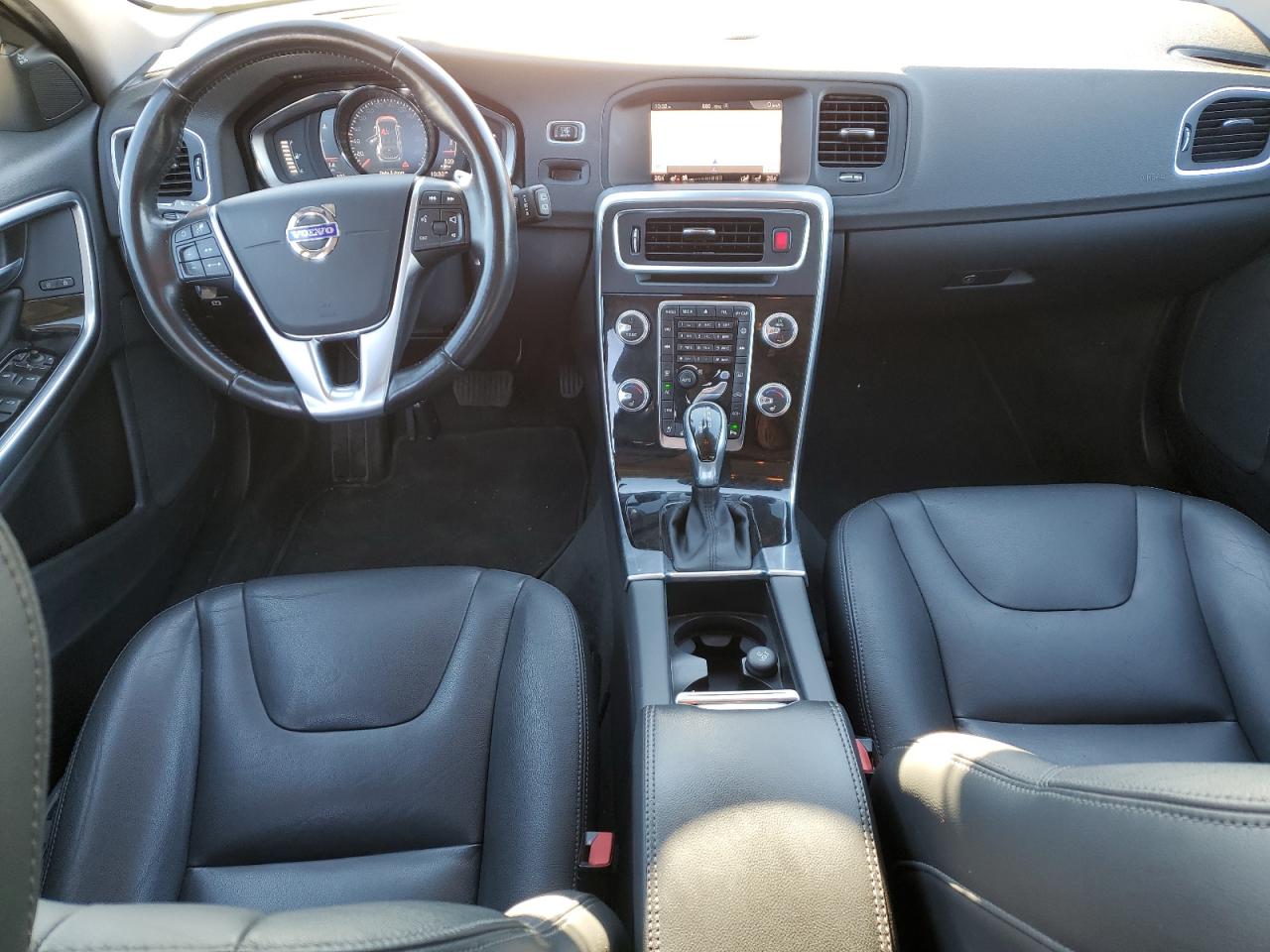 VOLVO V60 T6 DYNAMIC