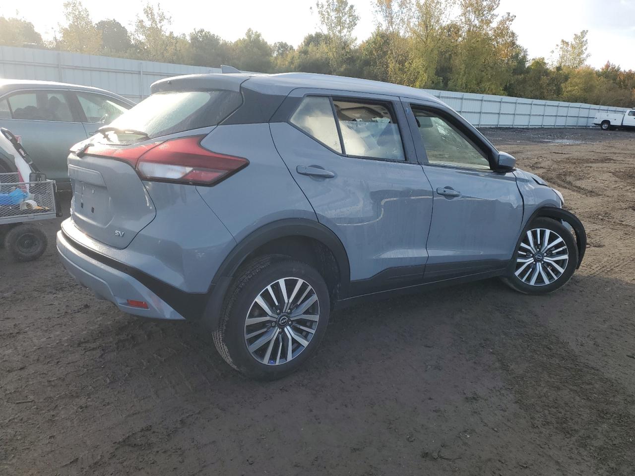 NISSAN KICKS SV