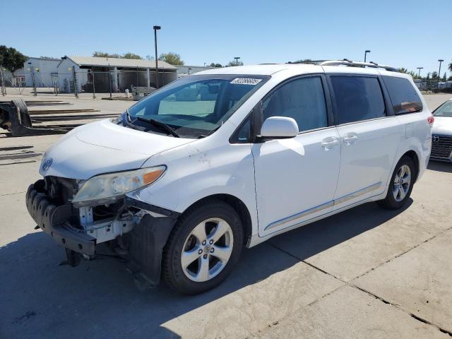 2011 TOYOTA SIENNA LE - 5TDKK3DC6BS143558