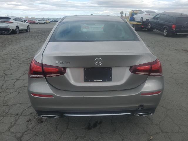 2019 MERCEDES-BENZ A 220 WDD3G4EB3KW021697