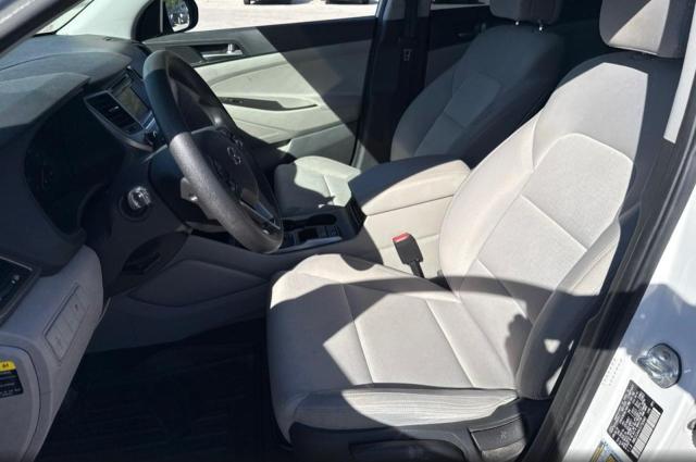 2018 HYUNDAI TUCSON SE KM8J2CA44JU730940