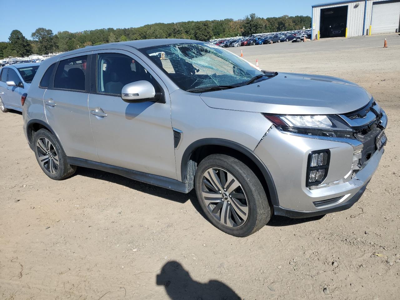 MITSUBISHI OUTLANDER SE