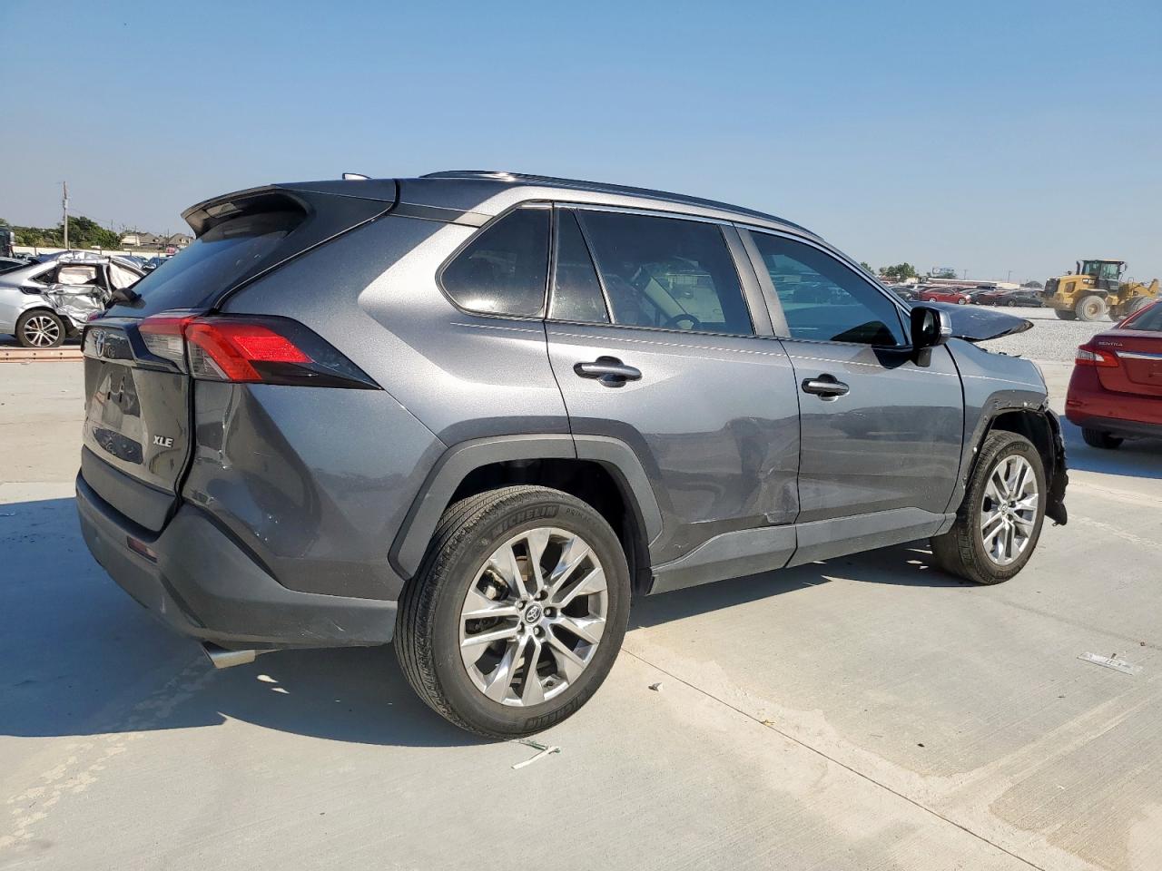 TOYOTA RAV4 XLE PREMIUM