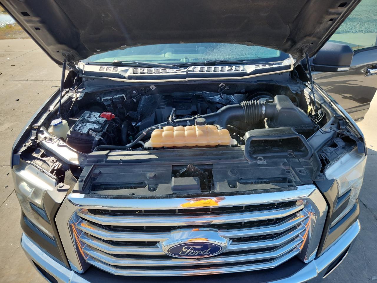 FORD F-150 SUPERCREW