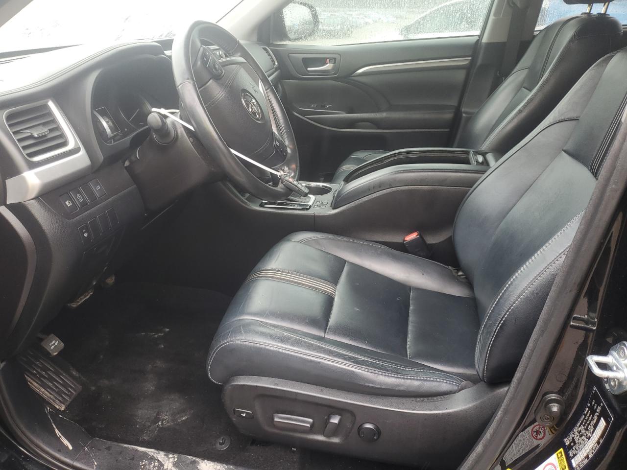 TOYOTA HIGHLANDER SE