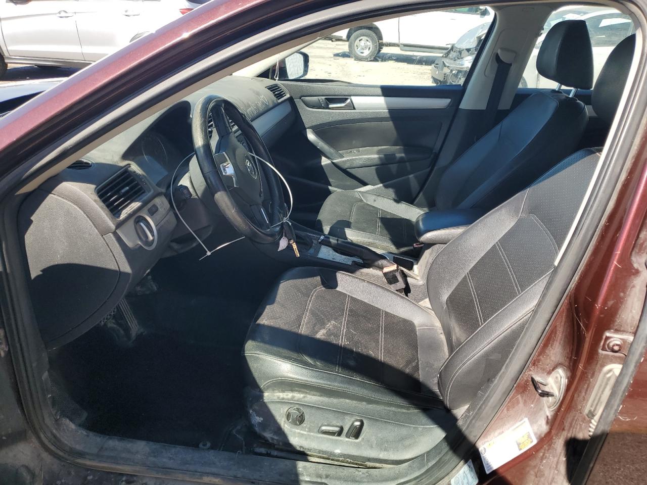 VOLKSWAGEN PASSAT SE