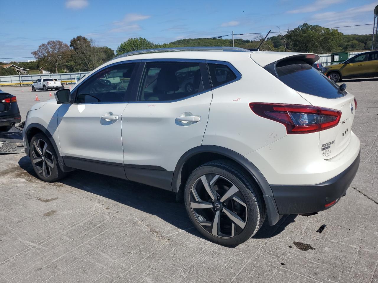 NISSAN ROGUE SPORT S