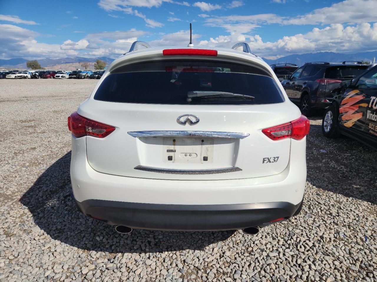 INFINITI FX37