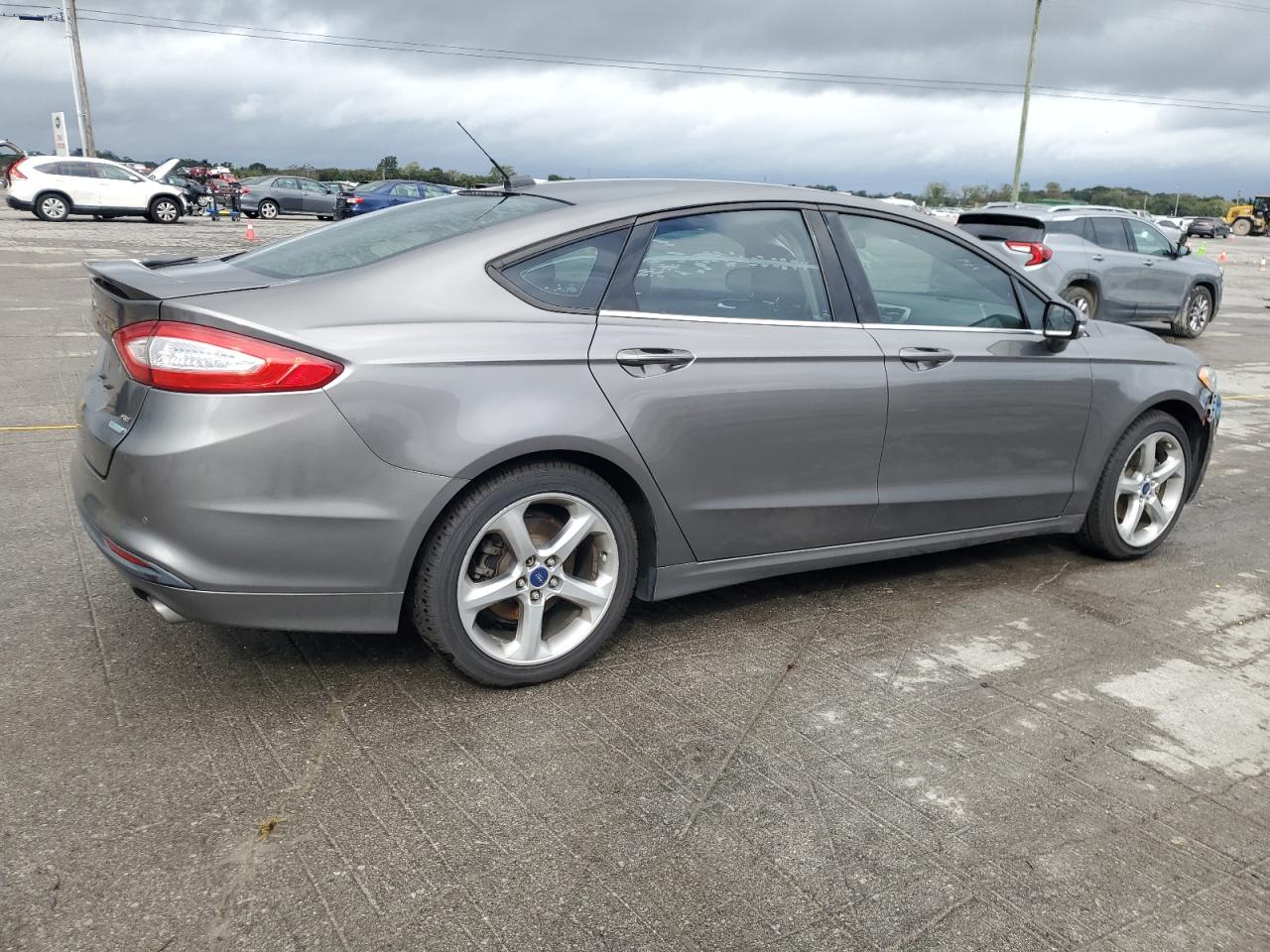 FORD FUSION SE