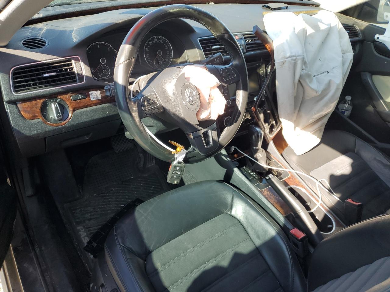 VOLKSWAGEN PASSAT SEL