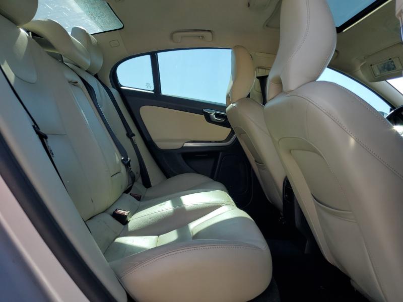 2016 VOLVO S60 PREMIE YV126MFK4G2405178