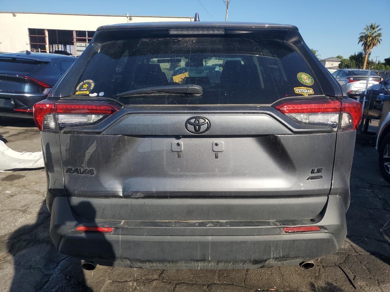 TOYOTA RAV4 LE