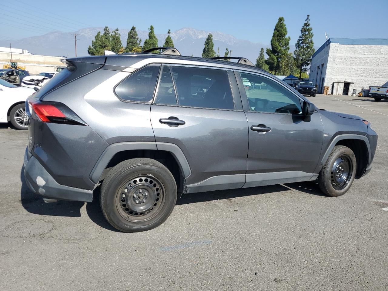 TOYOTA RAV4 LE
