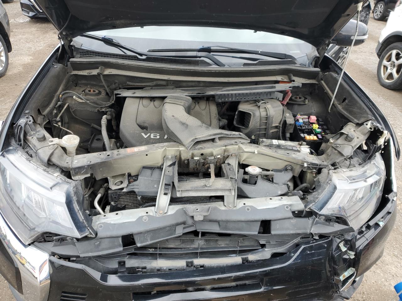 MITSUBISHI OUTLANDER SE