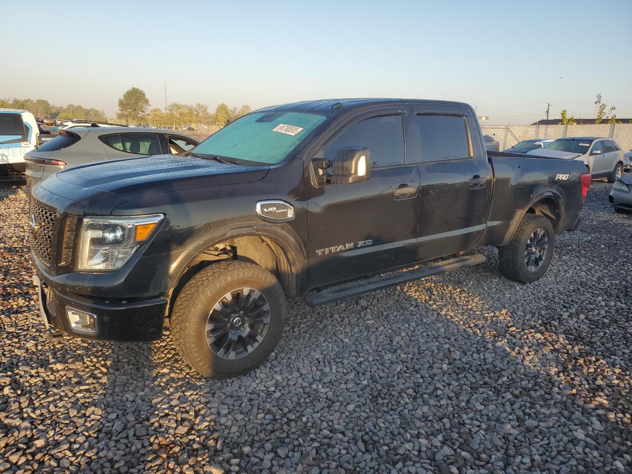 NISSAN TITAN SL