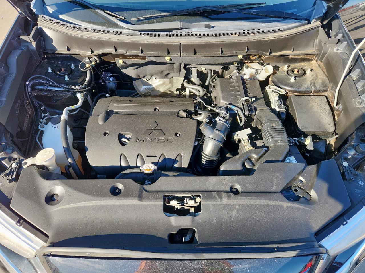 Lot #3311610232 2016 MITSUBISHI OUTLANDER