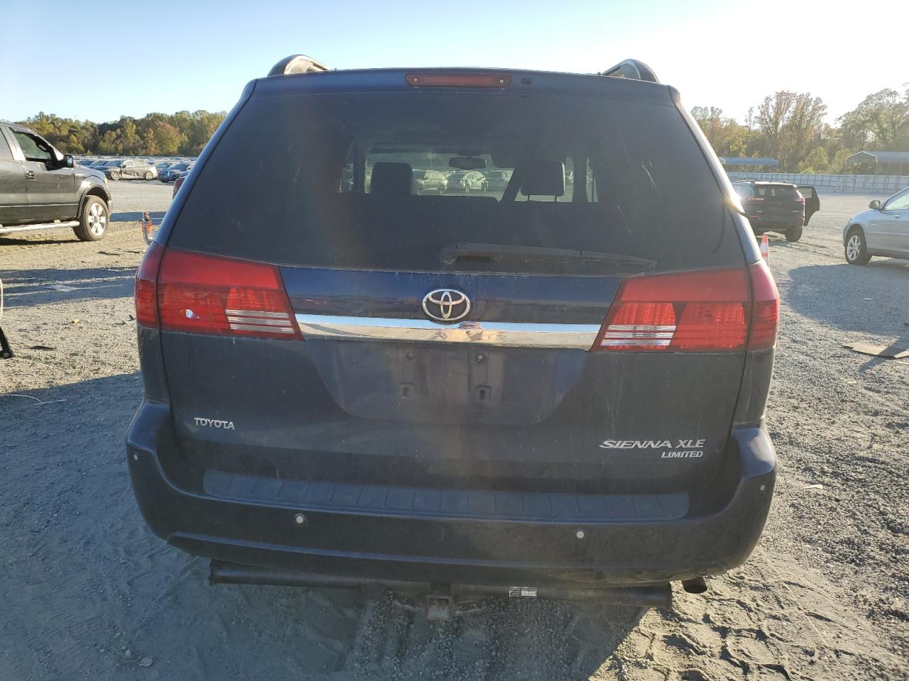 Lot #3291253964 2004 TOYOTA SIENNA XLE
