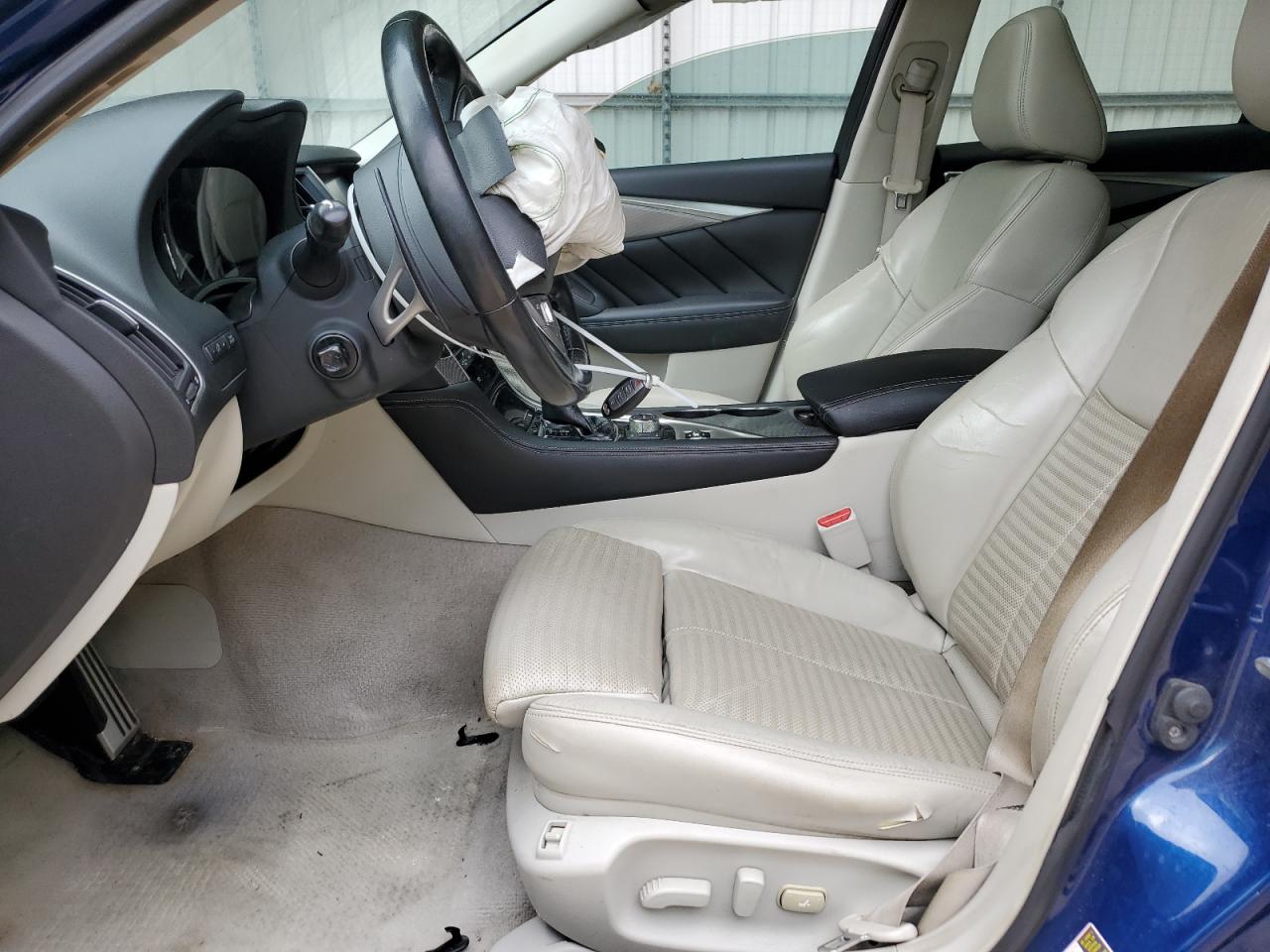 INFINITI Q50 RED SPORT 400