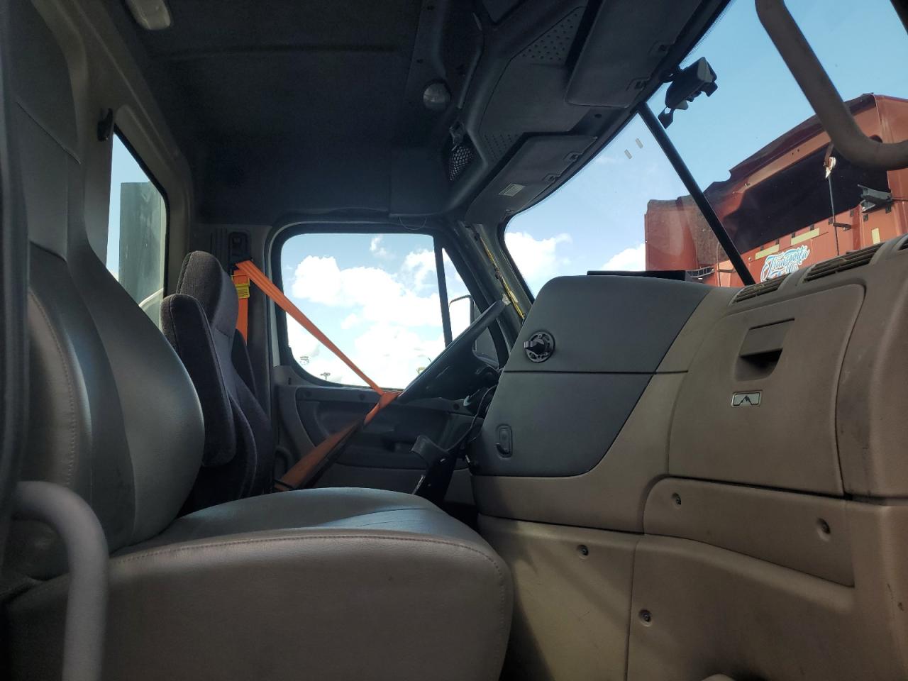 Lot #3265096933 2016 FREIGHTLINER CASCADIA 1