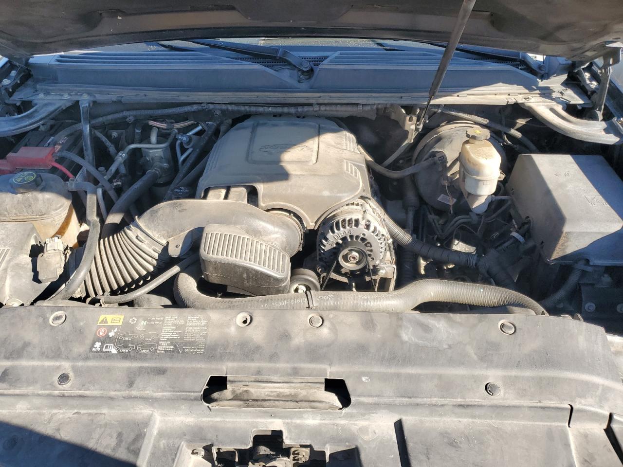 CHEVROLET TAHOE C1500 LS