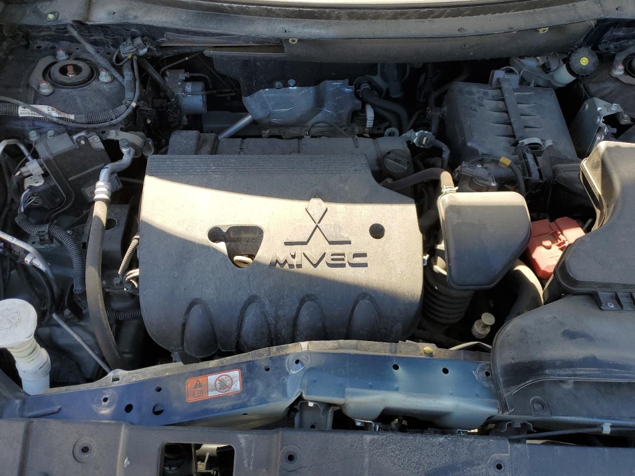 MITSUBISHI OUTLANDER ES