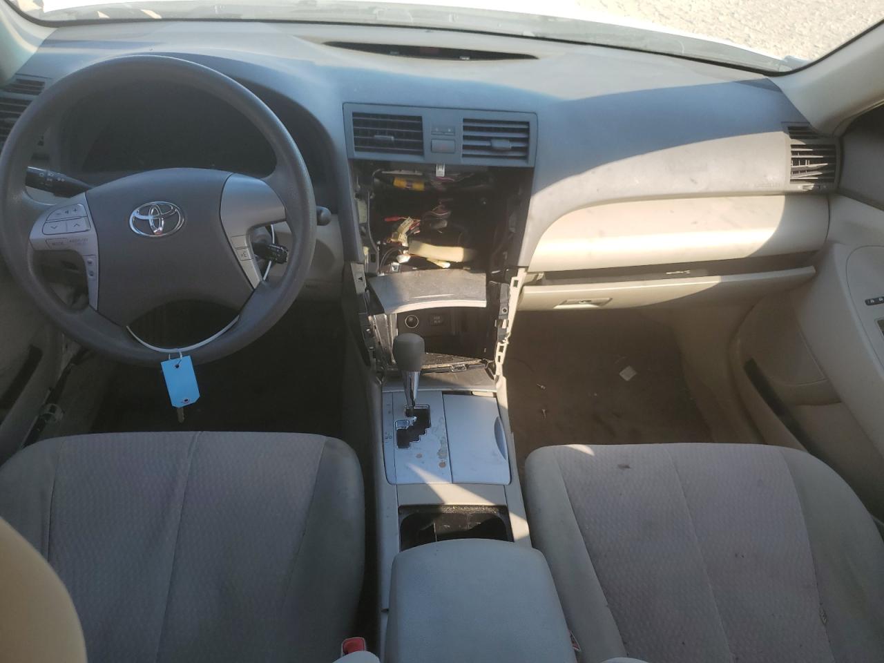 TOYOTA CAMRY BASE