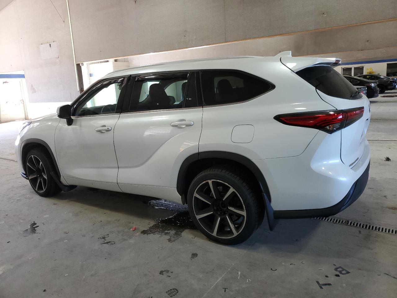 TOYOTA HIGHLANDER XLE