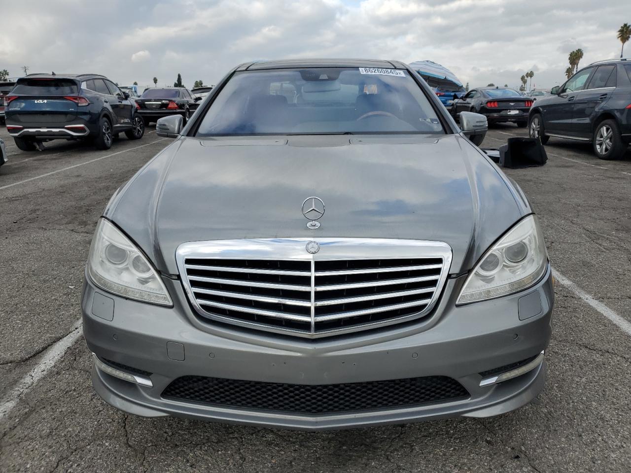 MERCEDES-BENZ S-CLASS 550