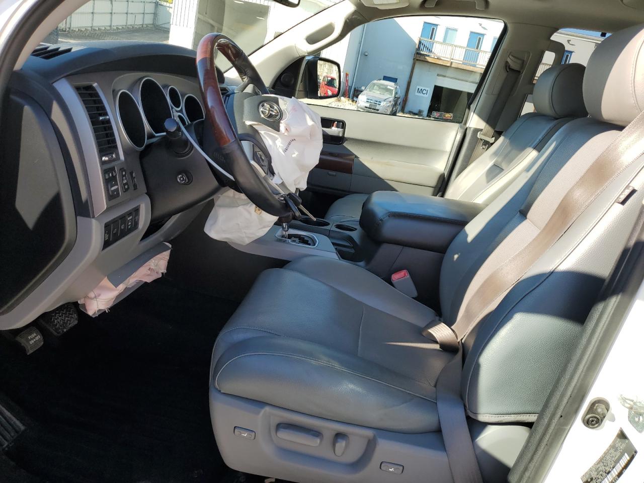 TOYOTA SEQUOIA PLATINUM