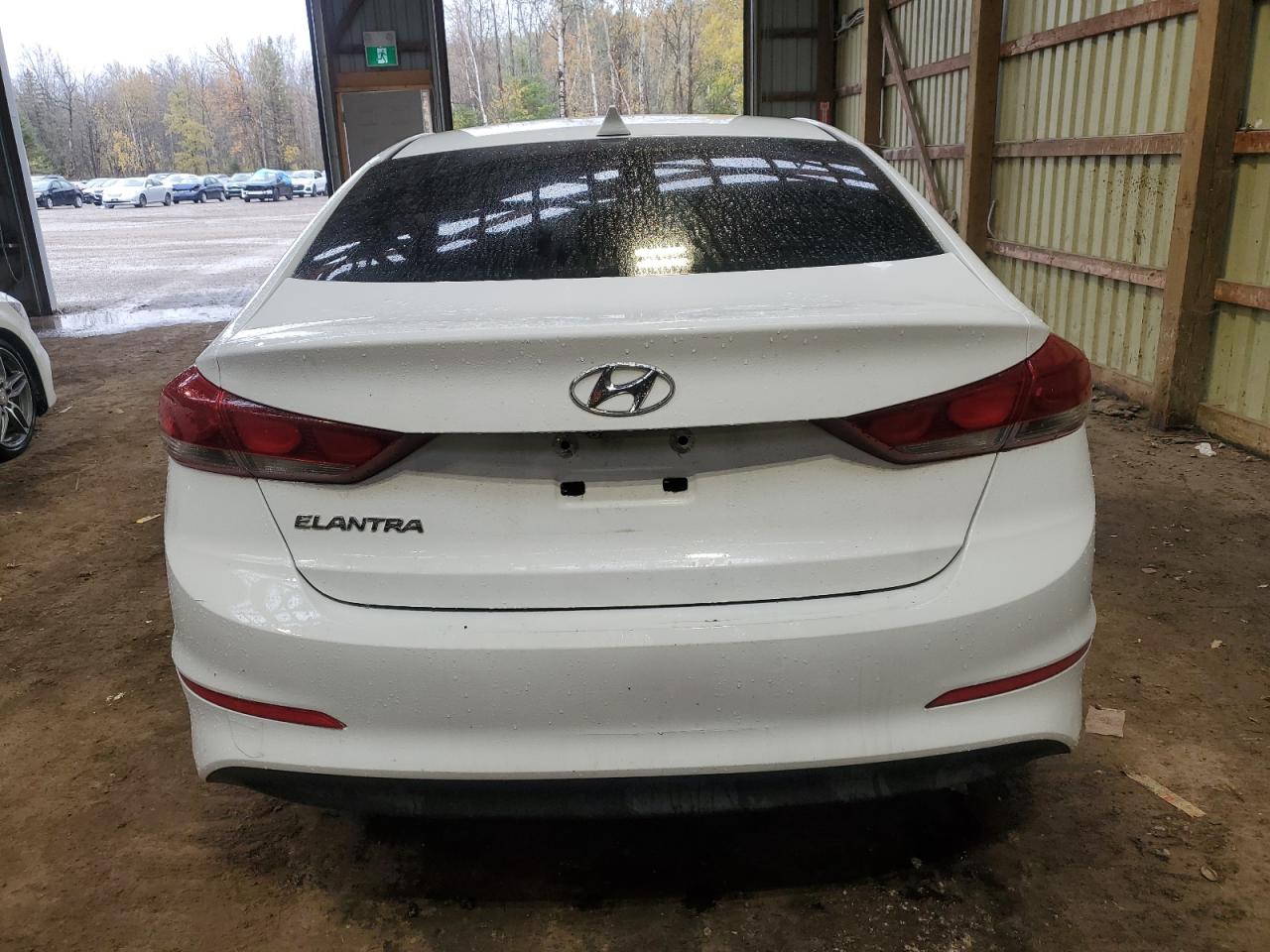 HYUNDAI ELANTRA SE