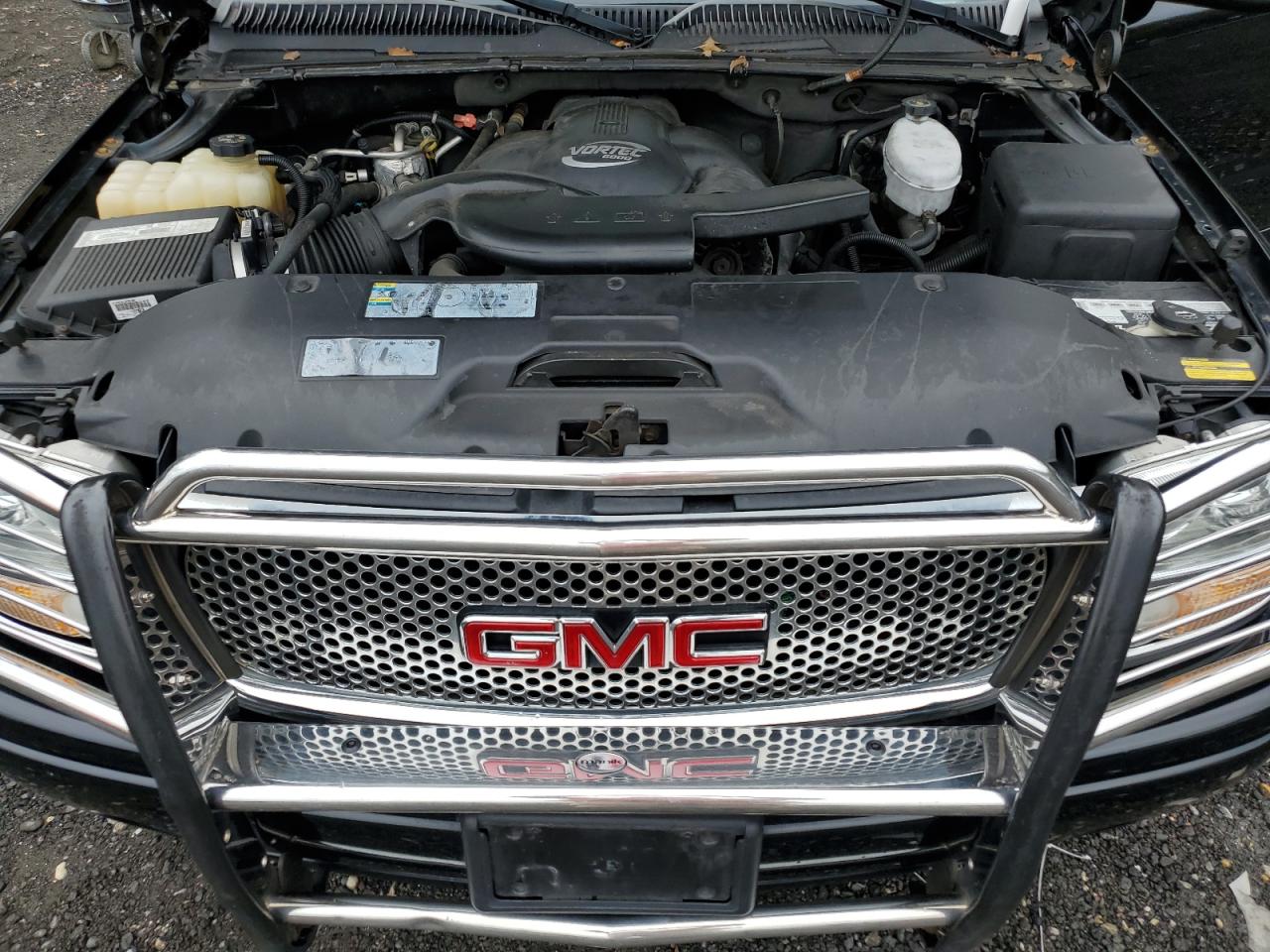 Lot #3297055493 2003 GMC YUKON DENA