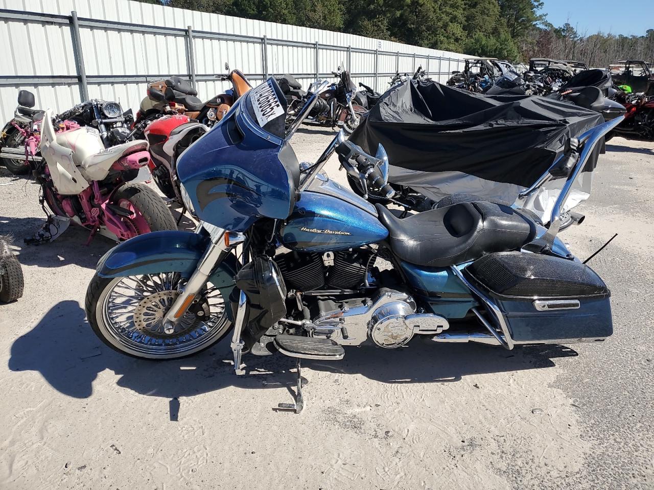 Lot #3286768286 2014 HARLEY-DAVIDSON FLHX STREE