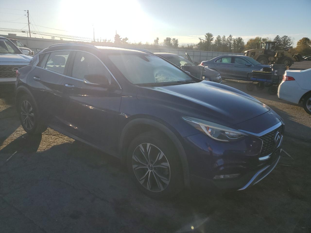 INFINITI QX30 BASE