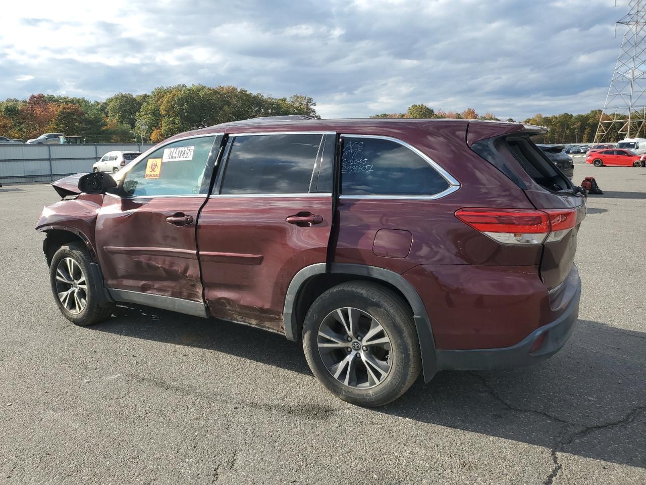 Lot #3310358967 2019 TOYOTA HIGHLANDER