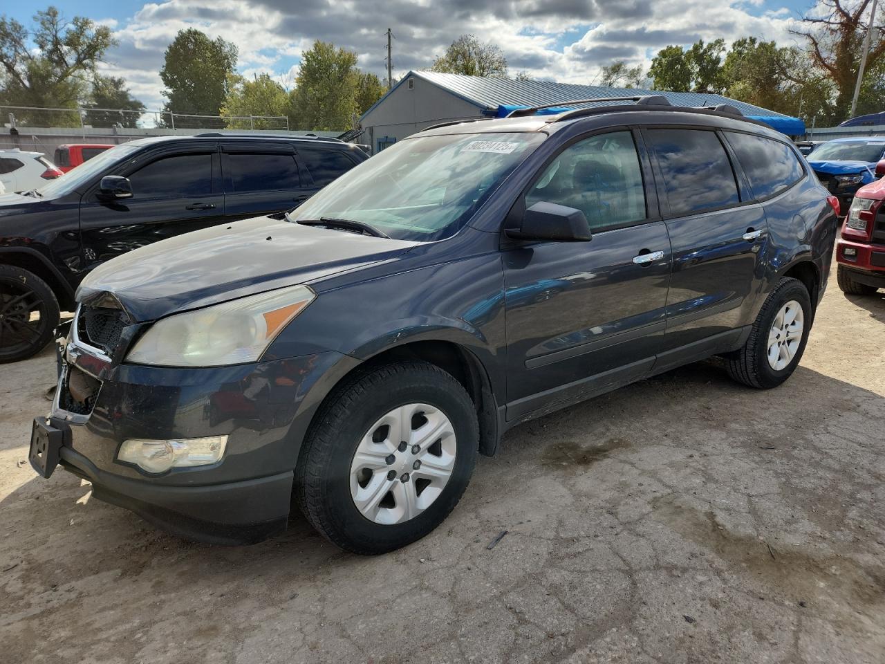 CHEVROLET TRAVERSE LS
