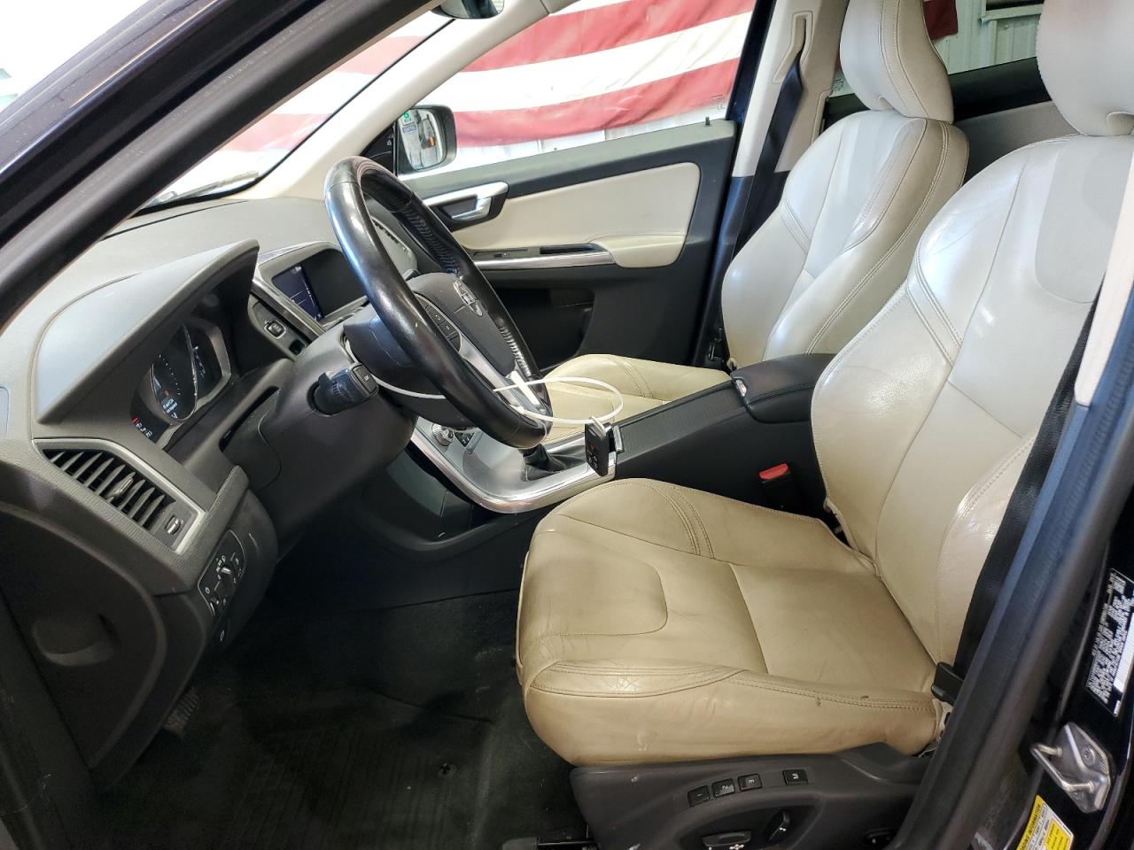 VOLVO XC60 T5 DYNAMIC