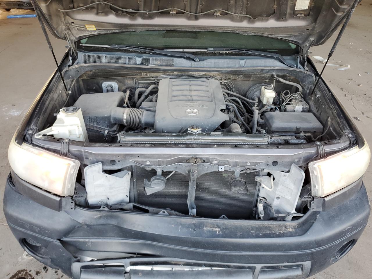 TOYOTA TUNDRA DOUBLE CAB SR5