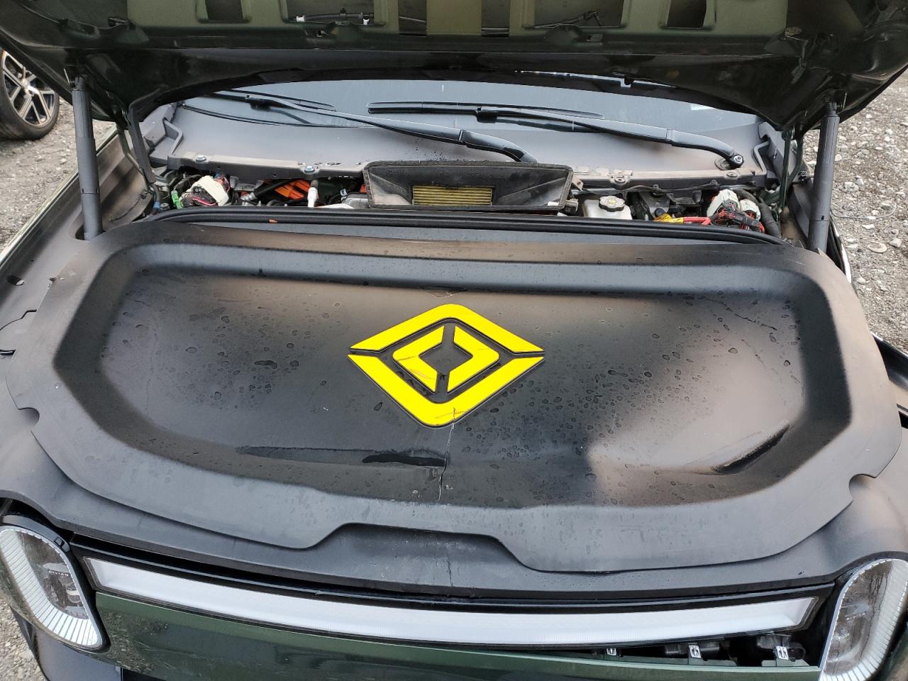 RIVIAN R1S LAUNCH EDITION