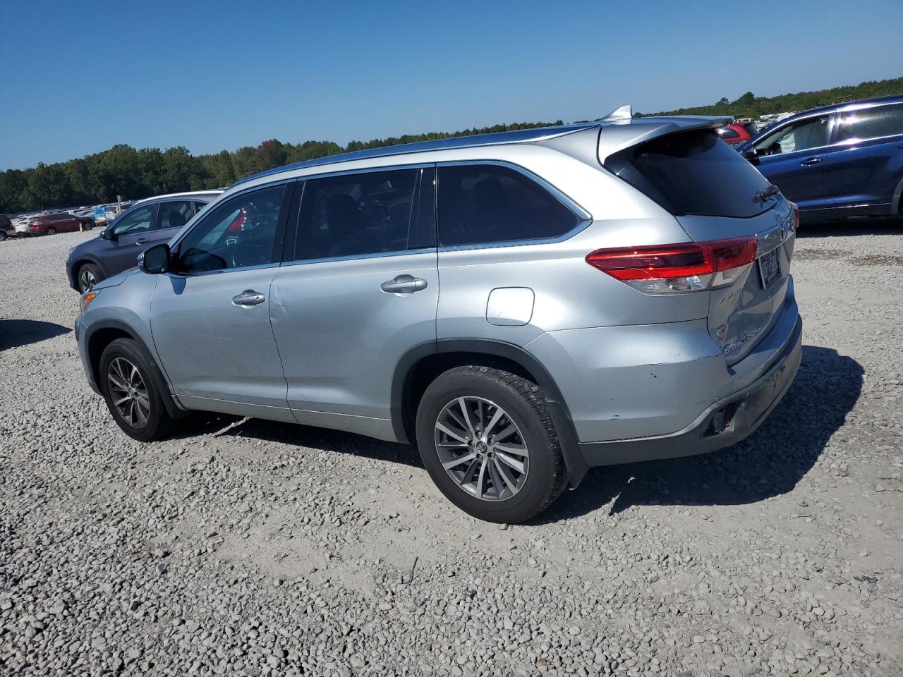TOYOTA HIGHLANDER SE