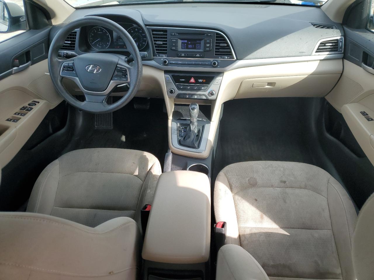 HYUNDAI ELANTRA SE