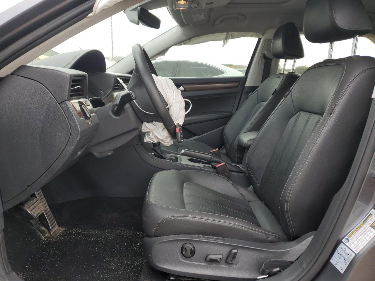 VOLKSWAGEN PASSAT LIMITED EDITION