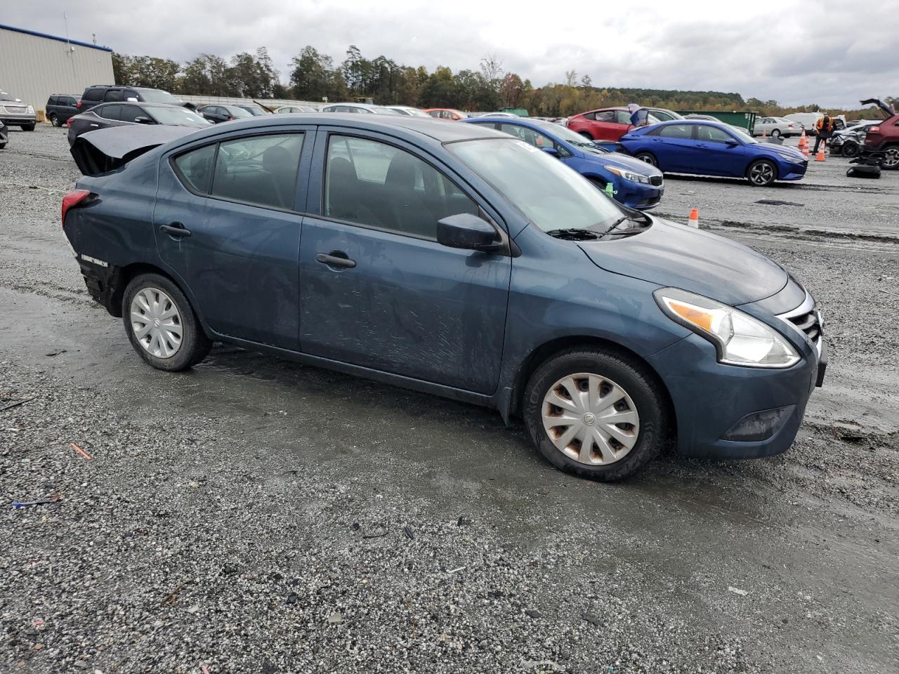 NISSAN VERSA S