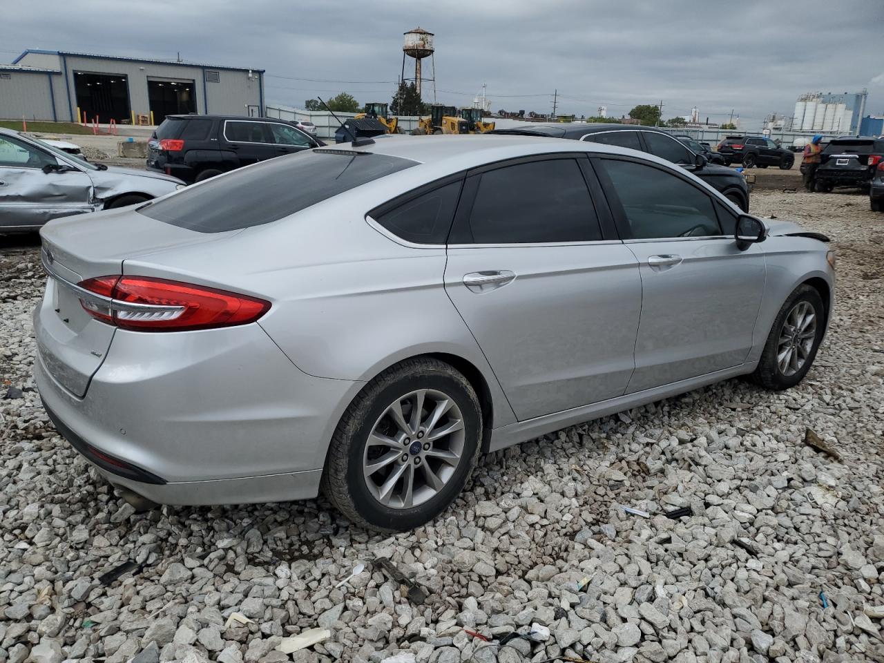 FORD FUSION SE