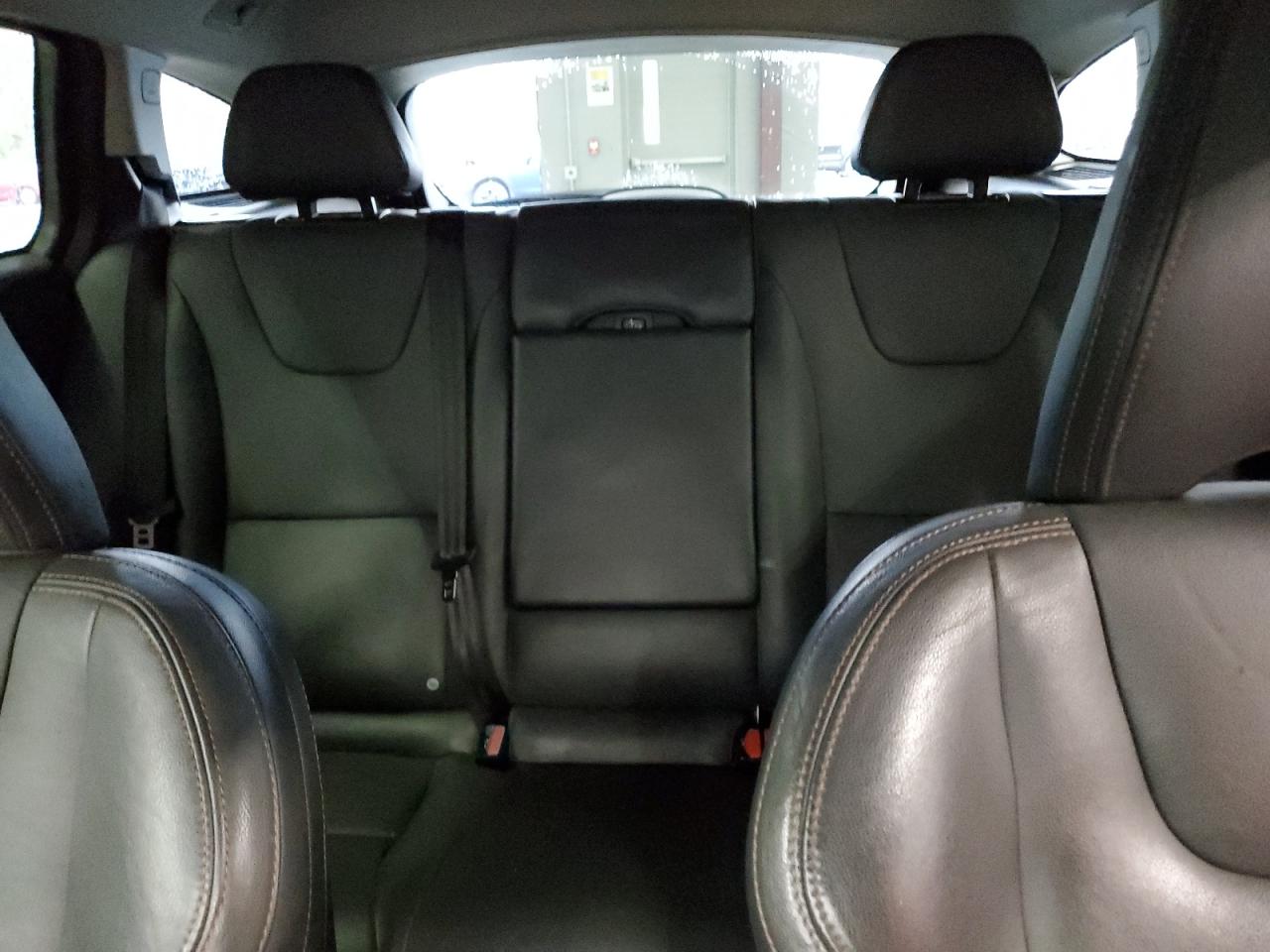 Lot #3263758140 2016 VOLVO V60 CROSS