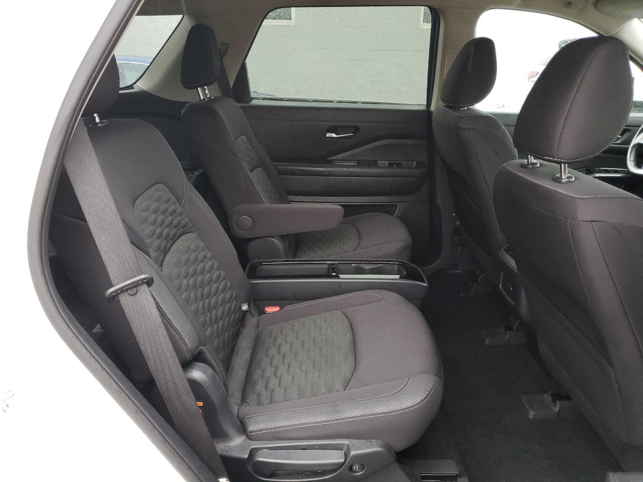 NISSAN PATHFINDER SV