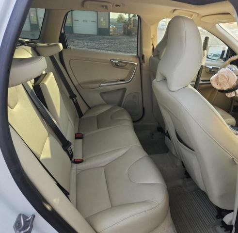 2016 VOLVO XC60 T6 PREMIER YV4902RK6G2785630