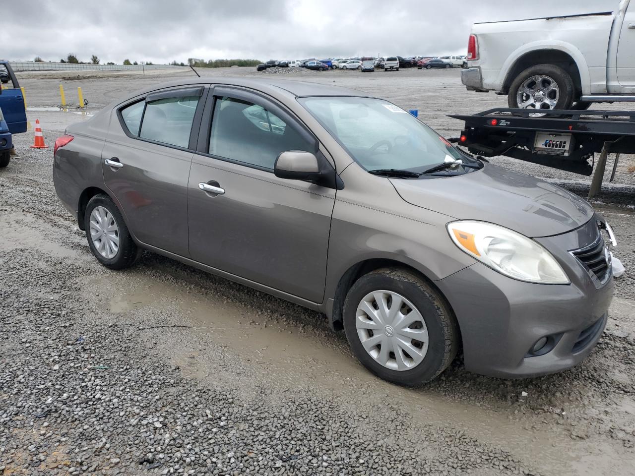 NISSAN VERSA S