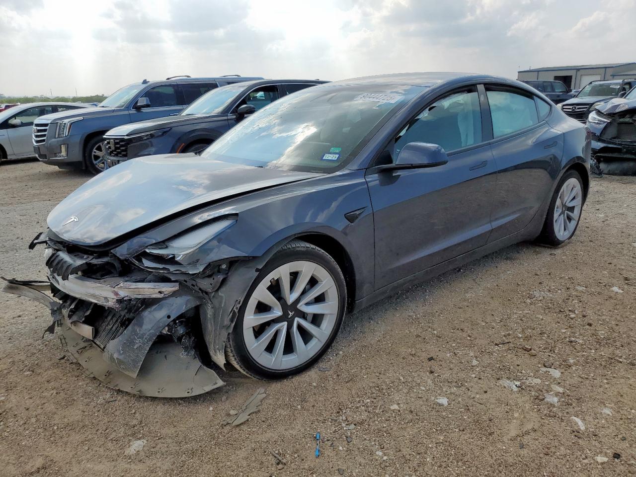 TESLA MODEL 3