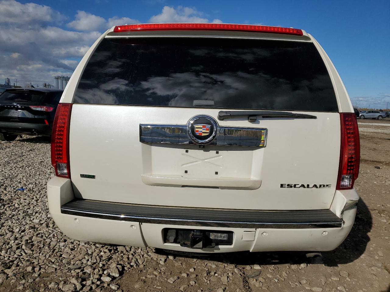 CADILLAC ESCALADE LUXURY