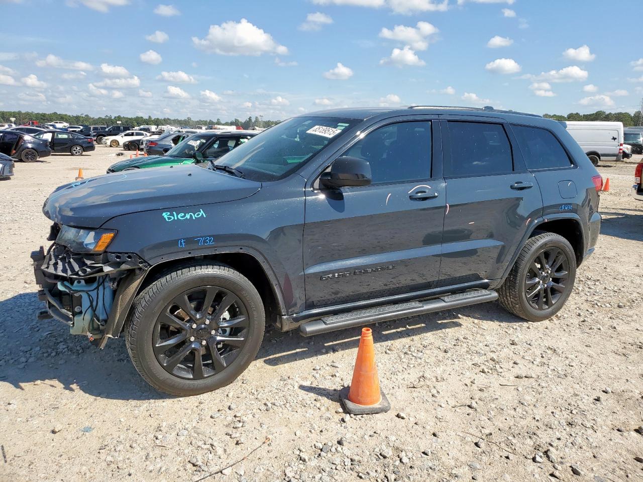  Salvage Jeep Grand Cherokee